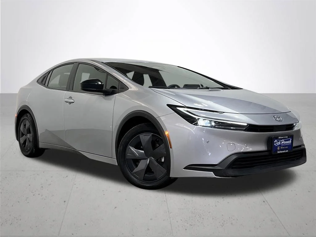 Used 2025 Gray Toyota LE image 7