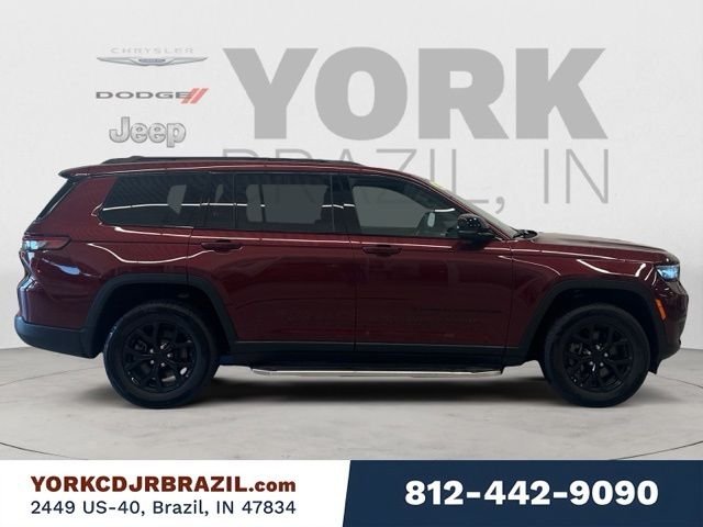 Used 2024 Red Jeep Altitude image 6