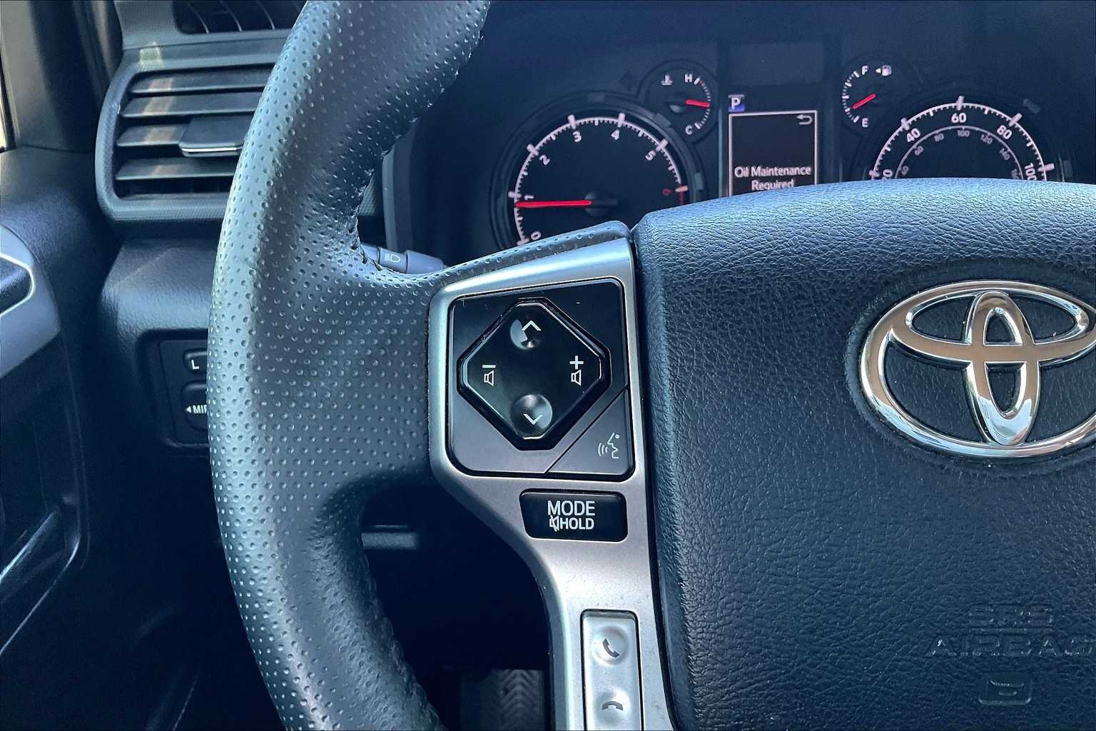 Used 2020 Super White Toyota SR5 image 22