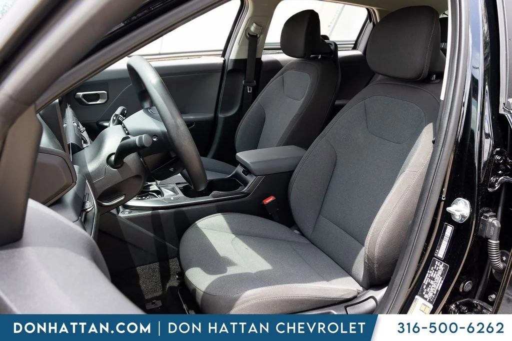 Used 2025 Black Kia LXS image 15
