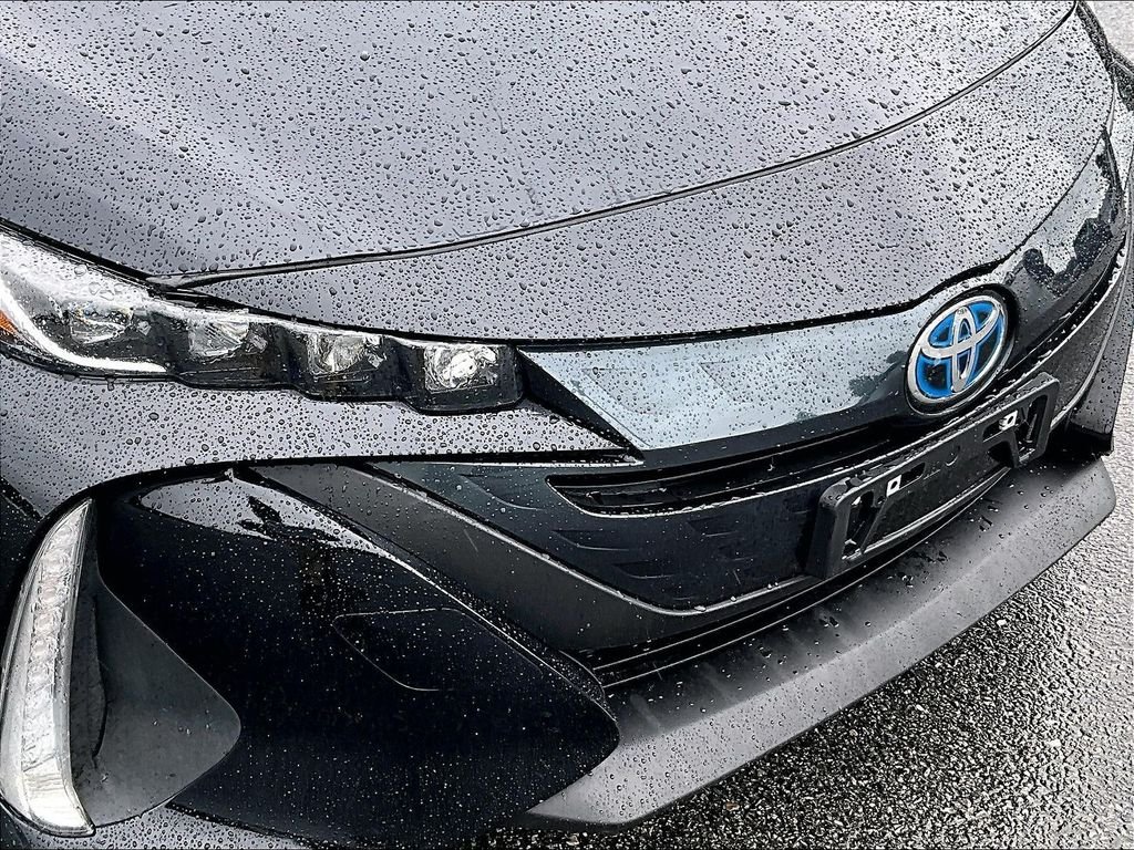 Used 2022 Black Toyota XLE image 32
