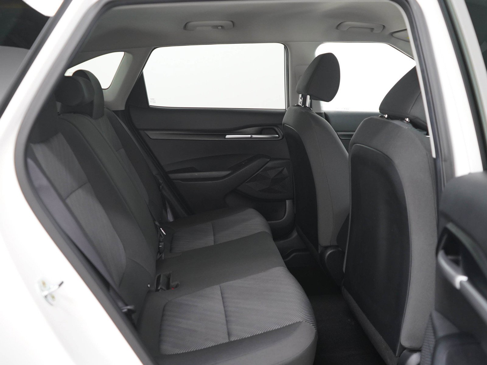 Used 2023 Snow White Pearl Kia Lx image 12