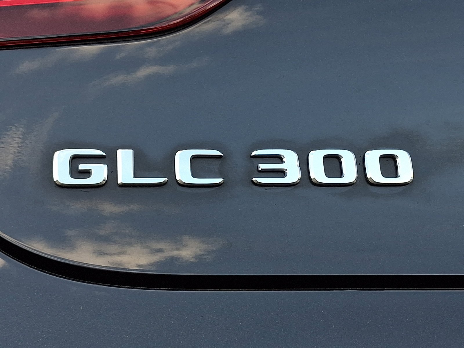 Used 2020 Graphite Grey Metallic Mercedes-Benz GLC 300 image 32