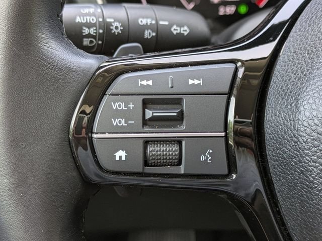 Used 2023 White Honda EX-L image 28