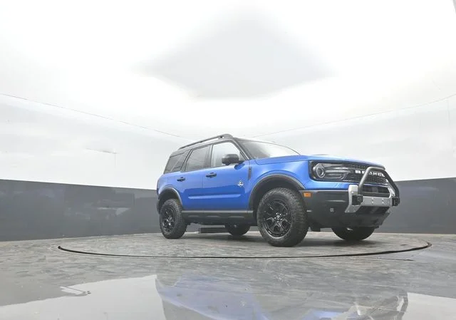 New 2026 Velocity Blue Metallic Ford Outer Banks® image 17