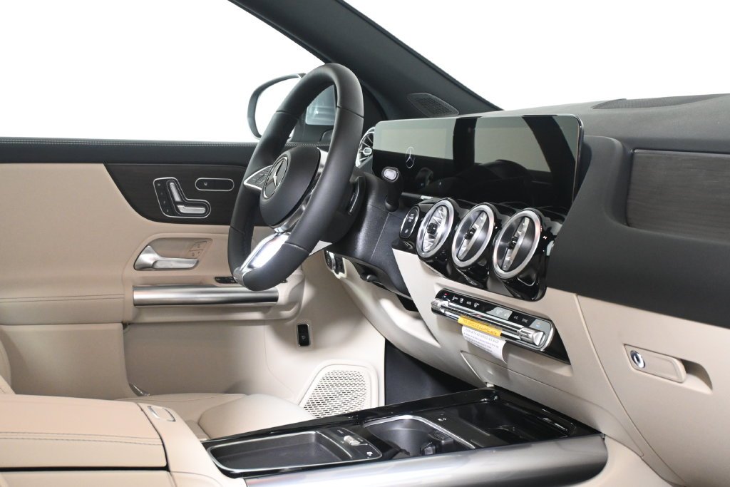 Used 2026 Cirrus Silver Metallic Mercedes-Benz GLA 250 image 30
