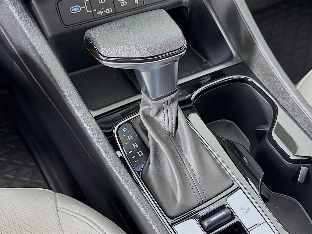 New 2026 Atlas White Hyundai SEL Activity image 16