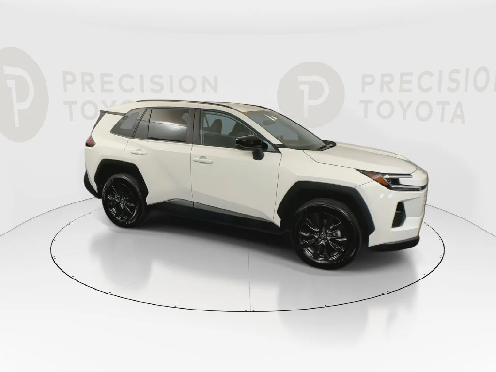 Used 2026 Ice Cap Toyota XLE Premium image 9