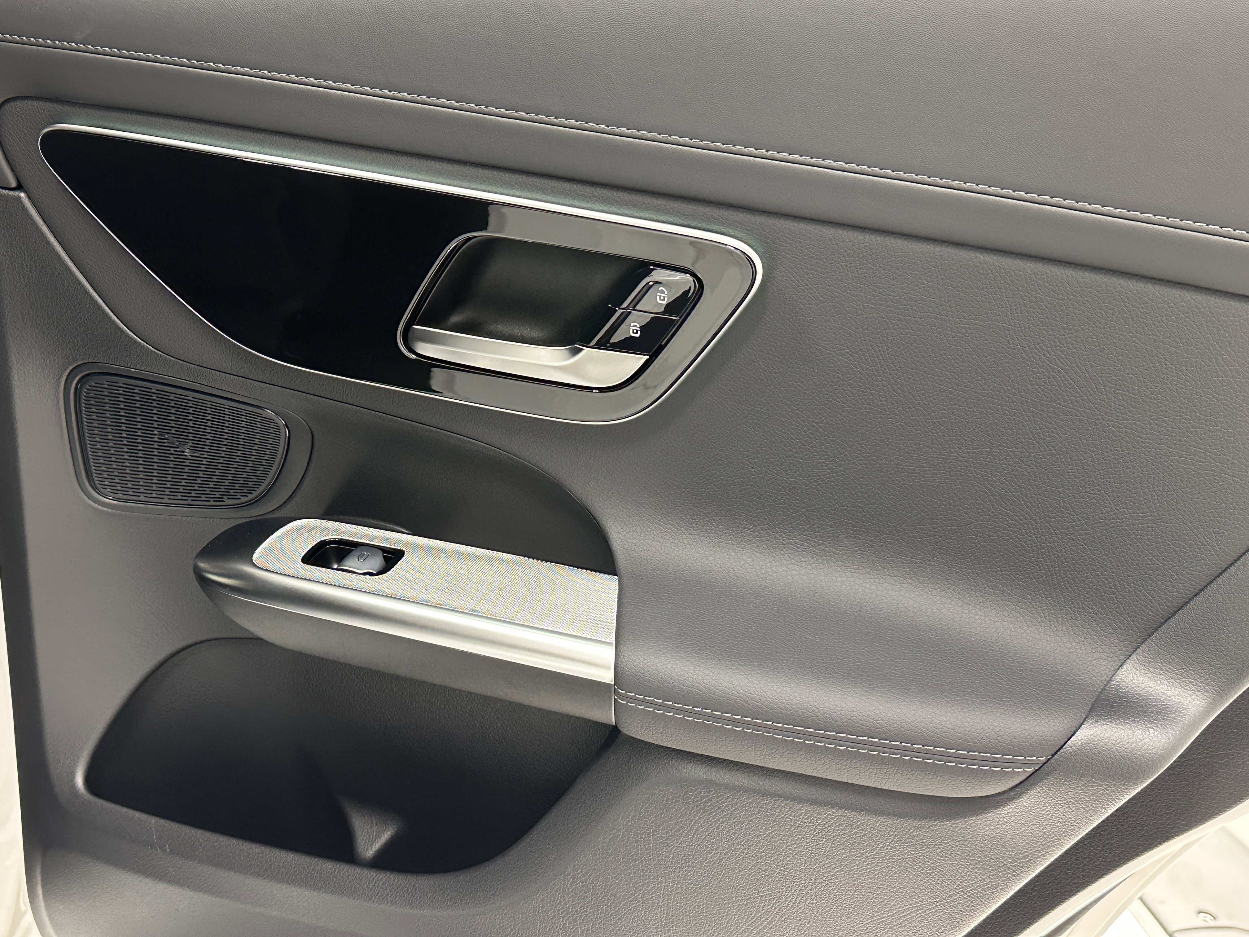 2025 Mercedes-Benz GLC Base - Photo 19