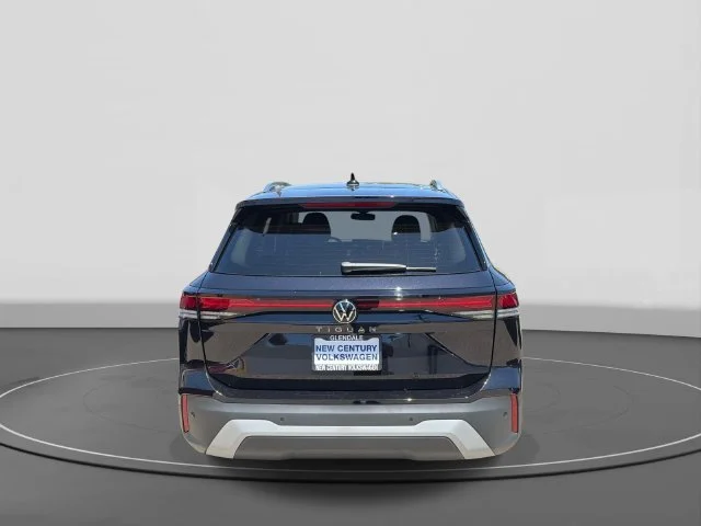 2026 Volkswagen Tiguan photo 3