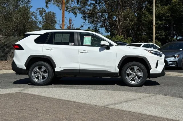 Certified Used 2025 White Toyota XLE image 3