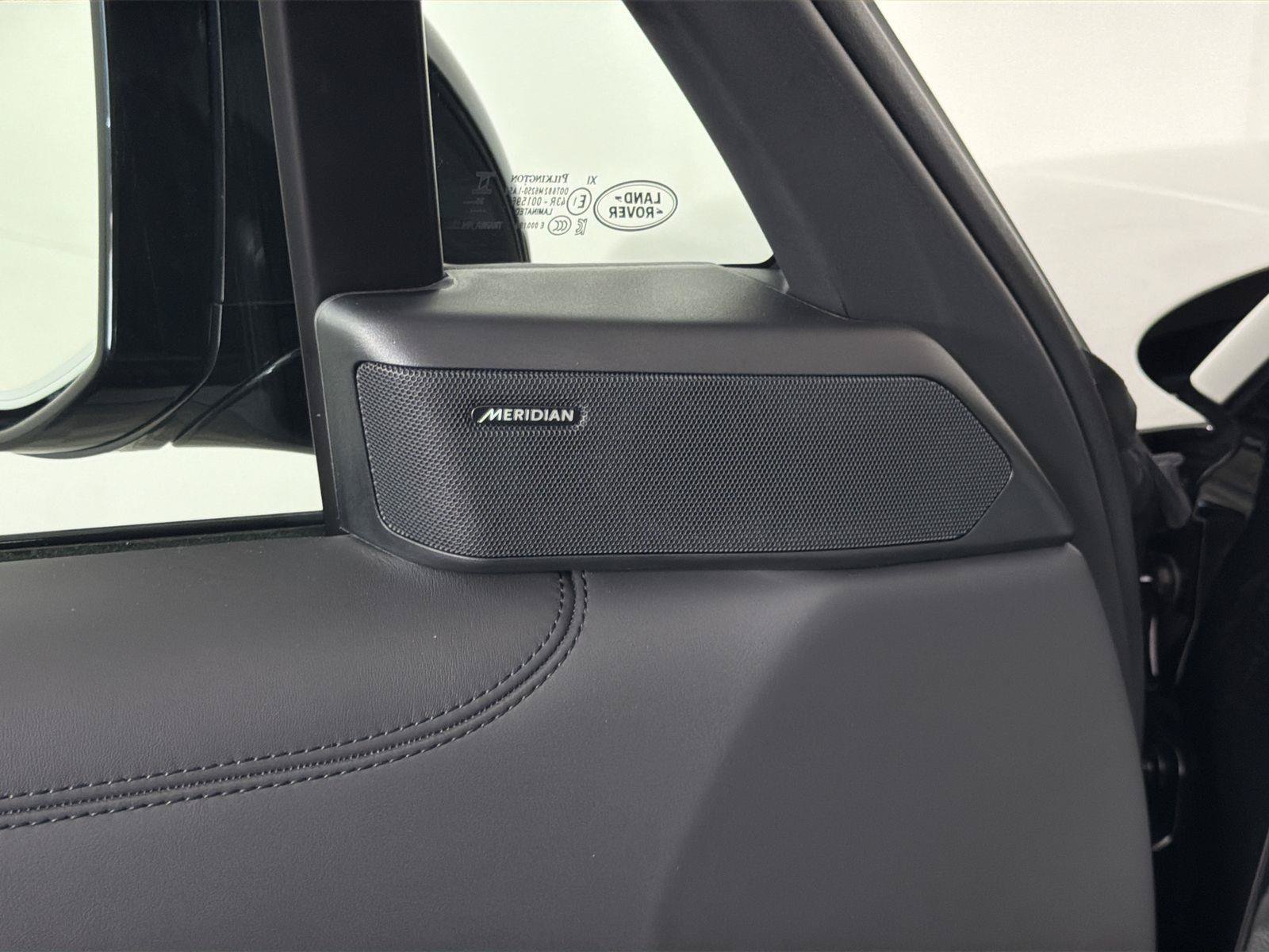 2026 Land Rover Range Rover SE - Photo 22