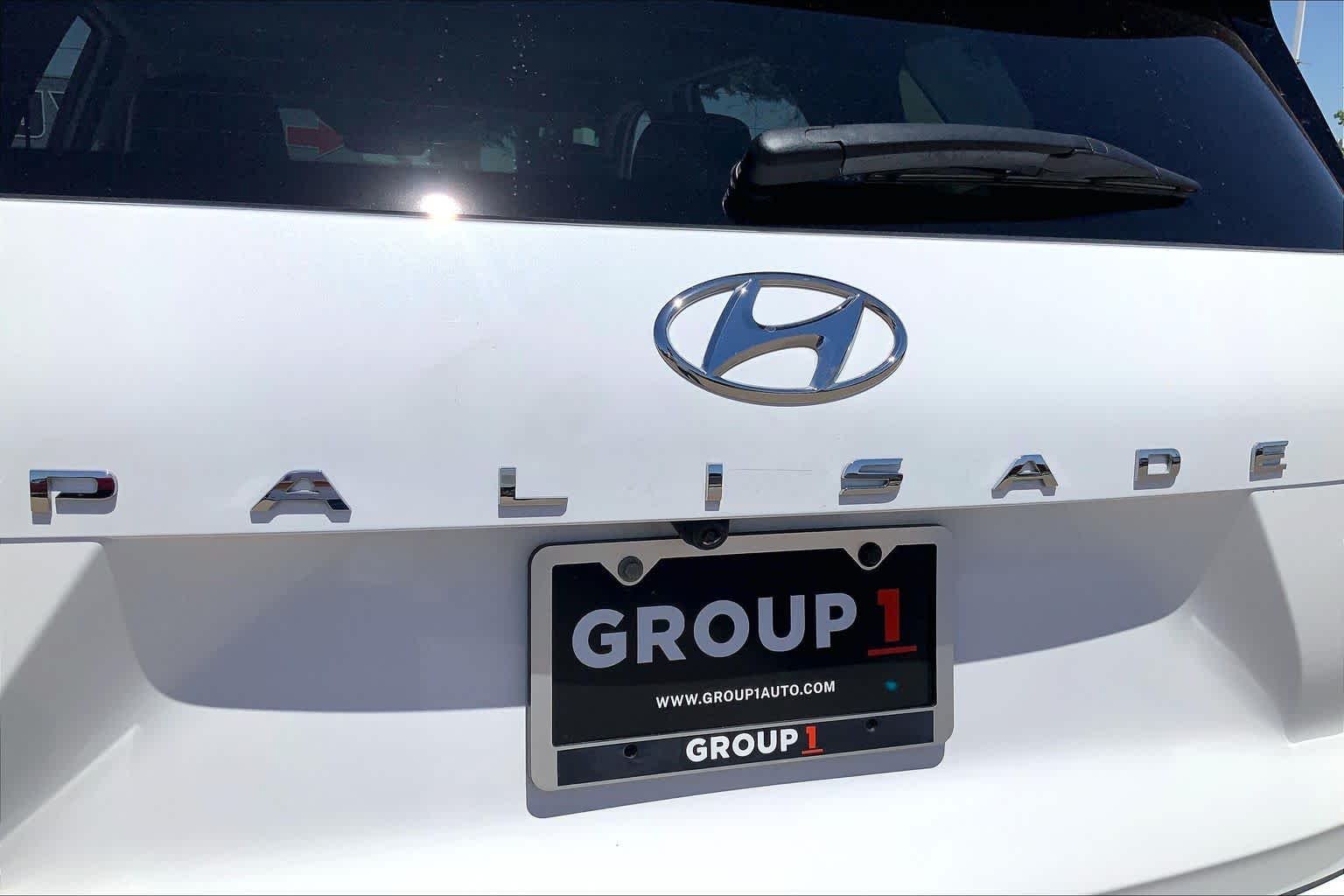 Used 2025 Hyper White Hyundai SEL image 33