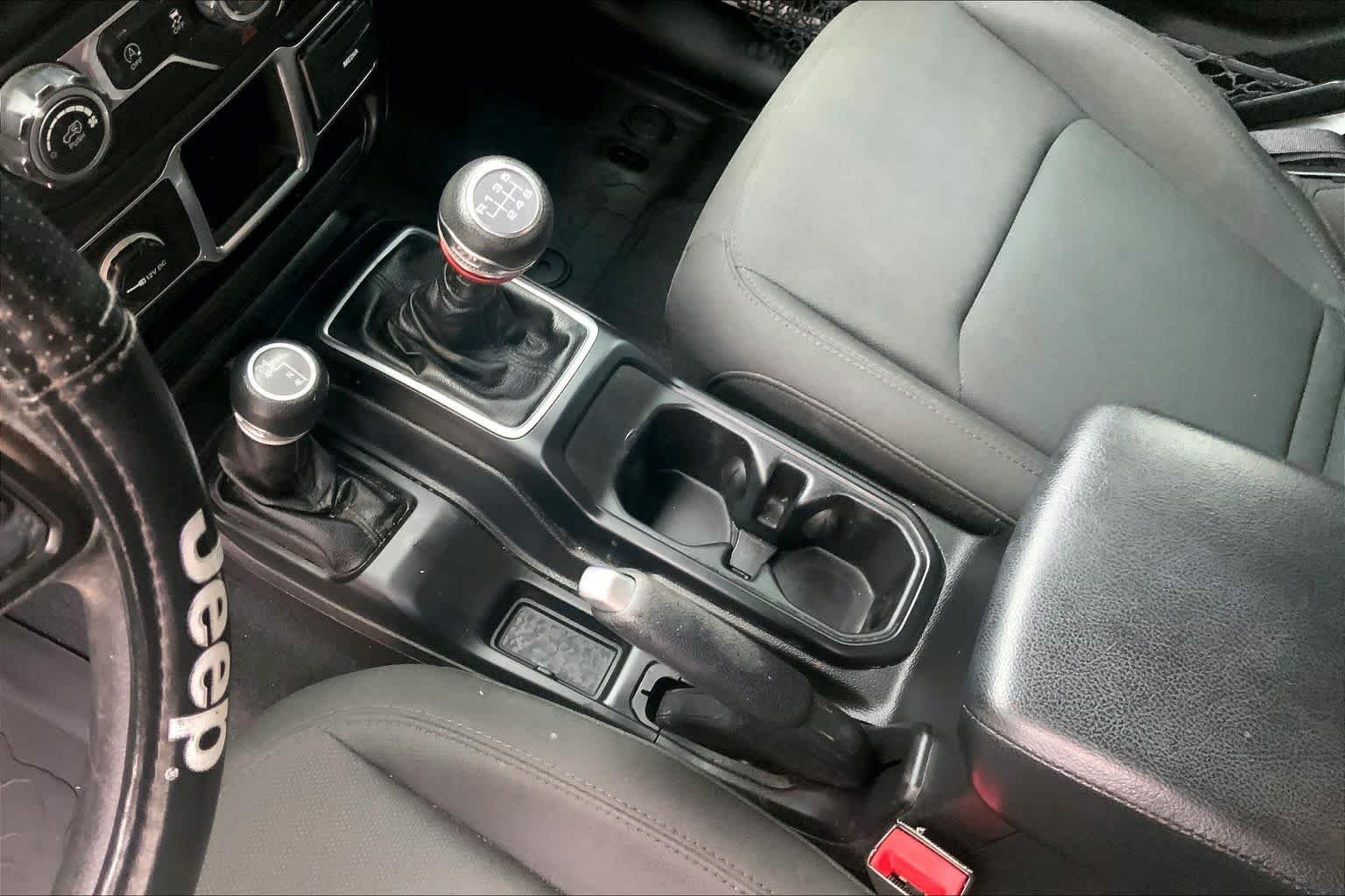 Used 2018 Bright White Clearcoat Jeep Sport image 17
