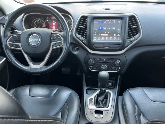 Used 2018 White Jeep Limited image 25