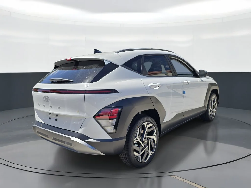 New 2027 White Hyundai SEL Premium image 3
