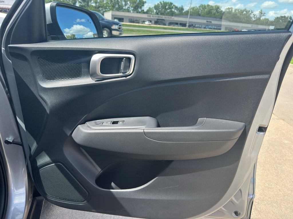 New 2026 Shimmering Silver Hyundai SEL image 26
