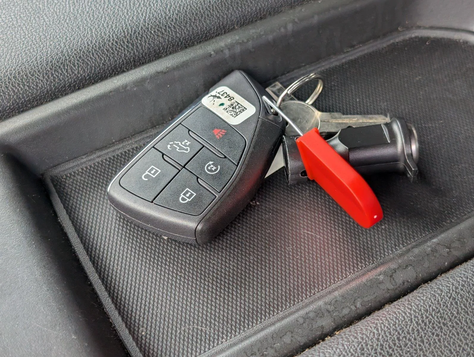 Used 2023 STERLING GRAY METALLIC Chevrolet LT image 16