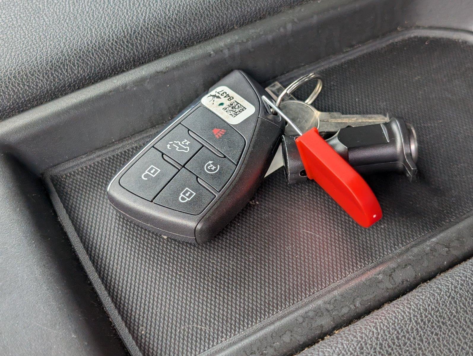 Used 2023 STERLING GRAY METALLIC Chevrolet LT image 16