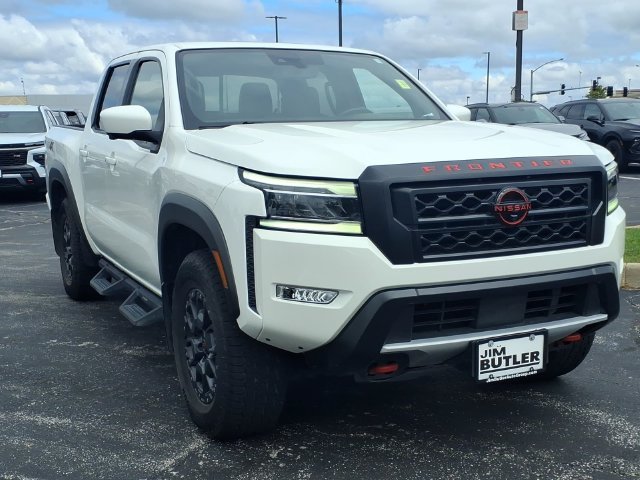 Used 2023 White Nissan Crew Cab PRO-4X 4x4 image 26