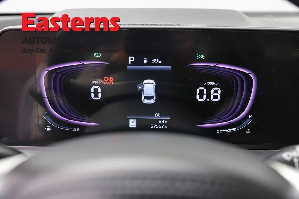 Used 2023 White Kia S image 18