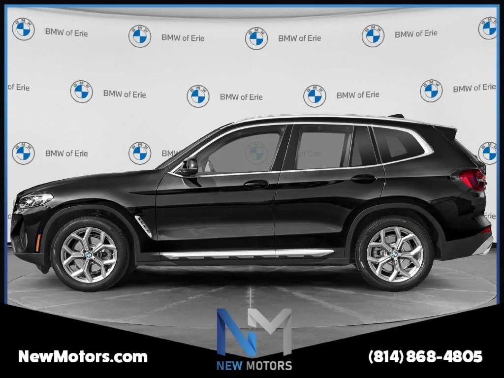Used 2022 Black Sapphire Metallic BMW xDrive30i image 3