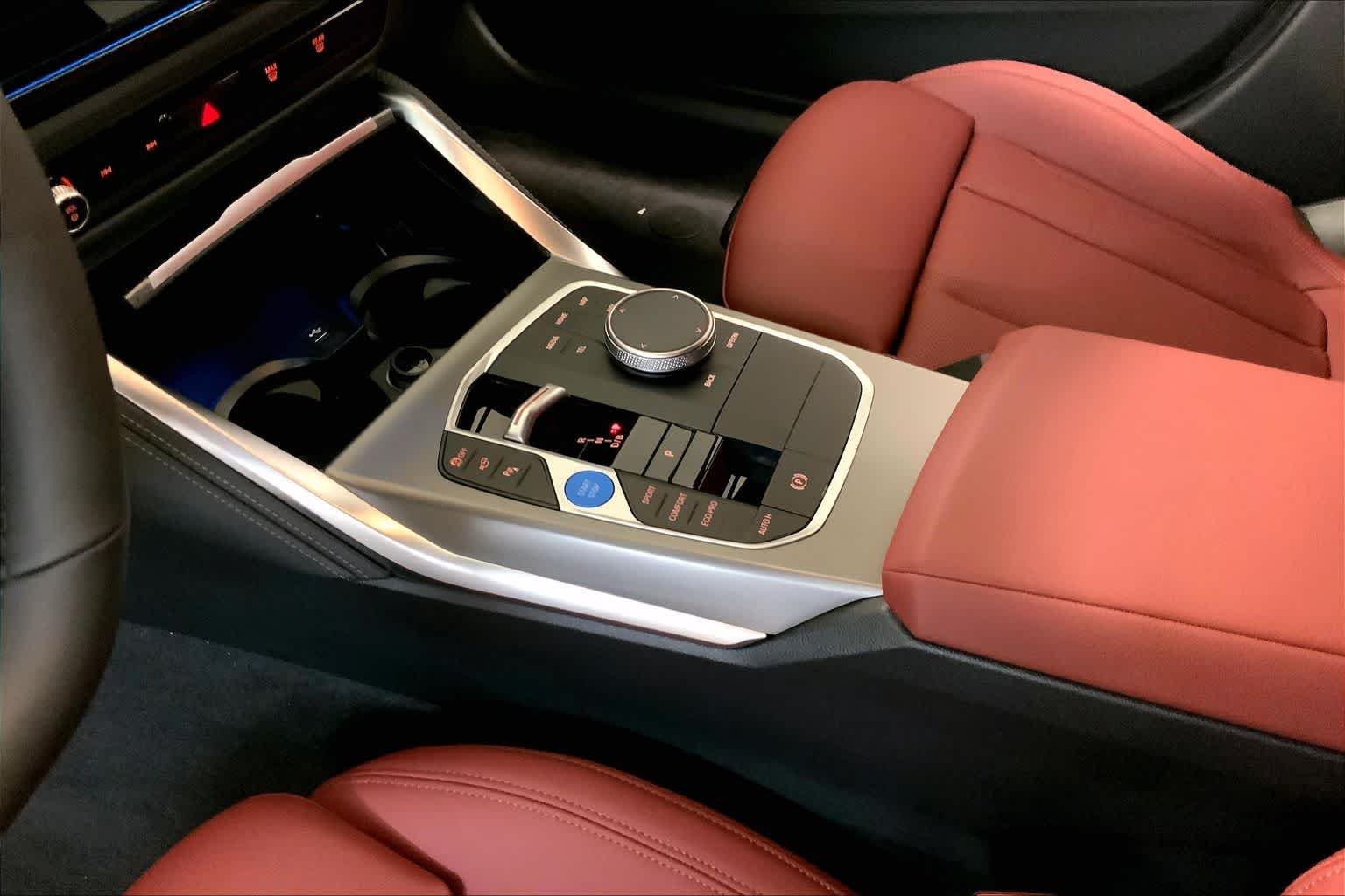 New 2026 Mineral White Metallic BMW xDrive40 image 7