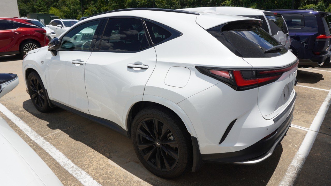 Used 2024 White Lexus NX 350 F SPORT Handling image 6