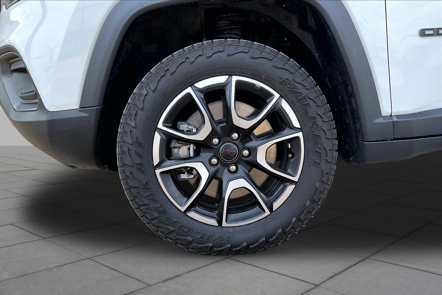 Used 2025 Bright White Clearcoat Jeep Trailhawk image 11