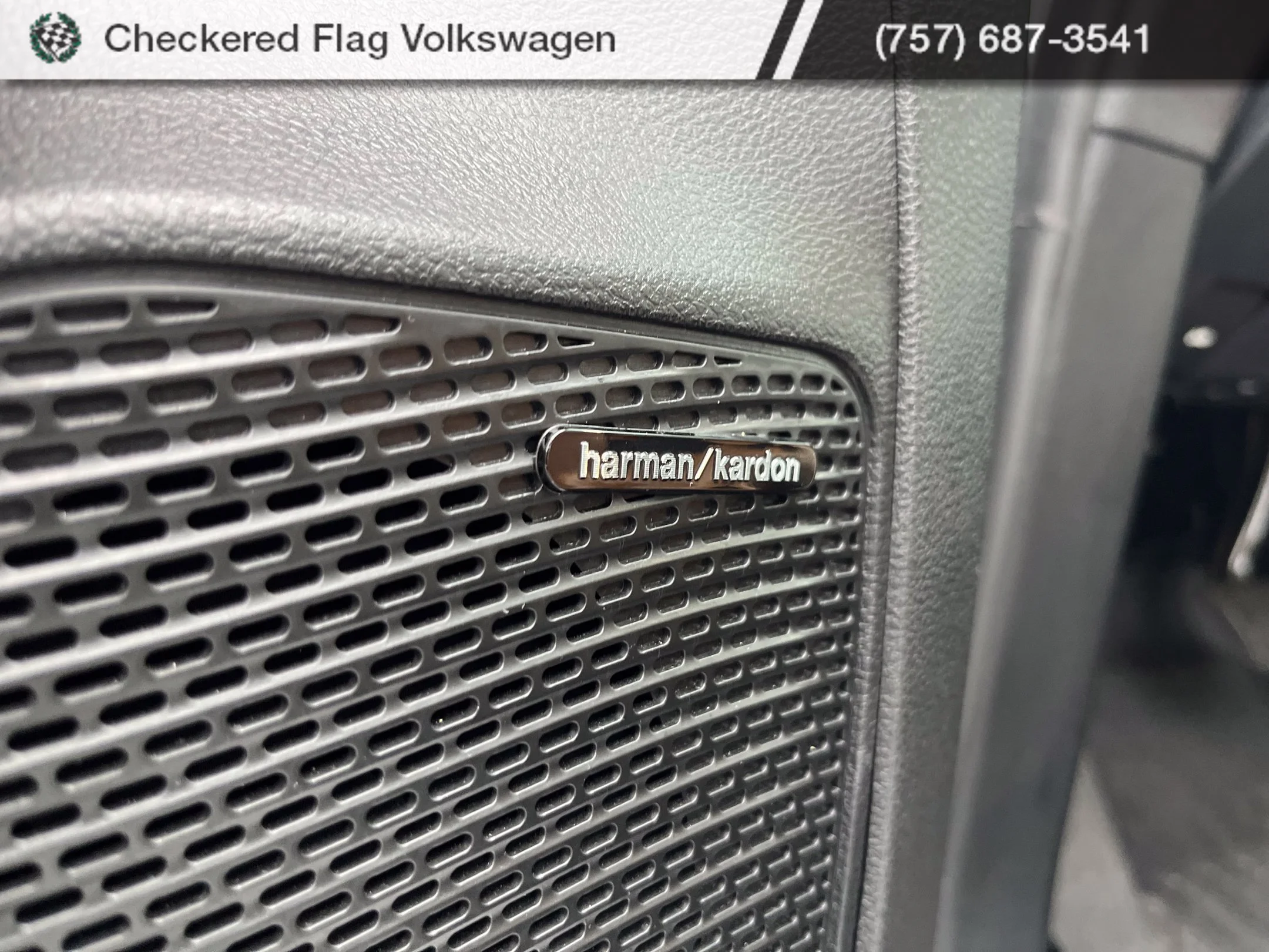 Used 2023 Bright White Clearcoat Chrysler Pinnacle image 17
