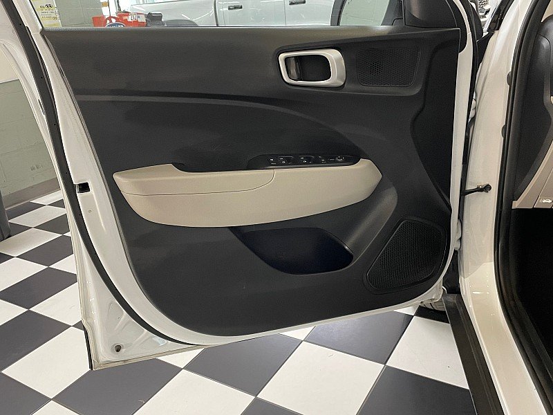 Used 2025 LUNAR WHITE Hyundai SEL IVT image 19