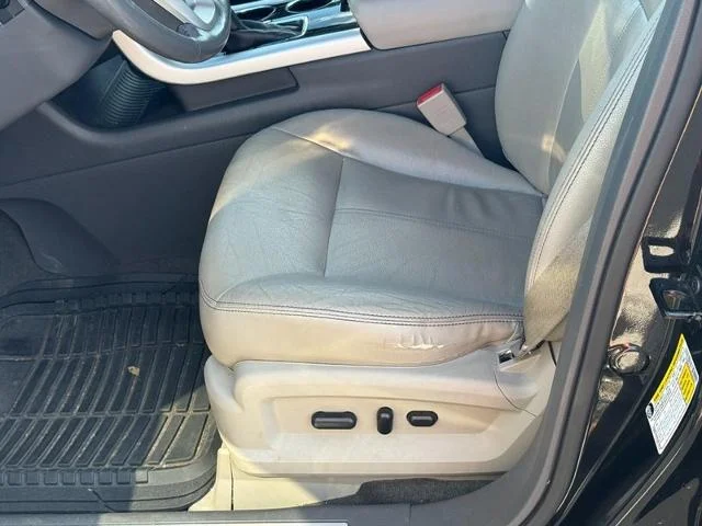 Used 2013  Ford  image 18