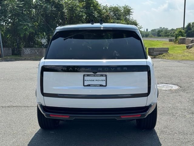 New 2026 Ostuni Pearl White Land Rover SE image 4