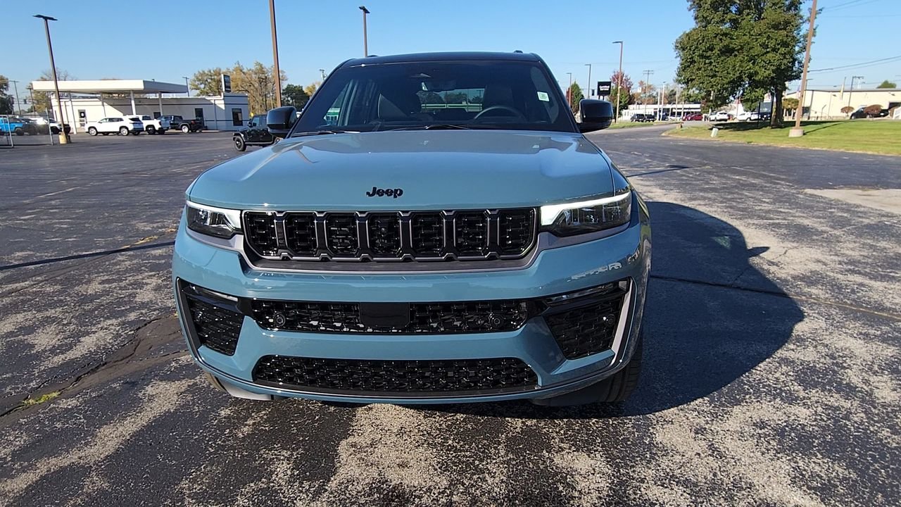 New 2027 Steel Blue Paint Jeep Summit image 3