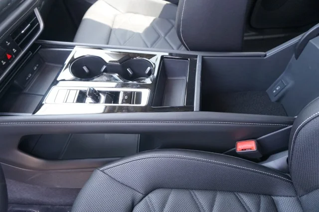 2024 Volkswagen Atlas SE w/Tech - Photo 31