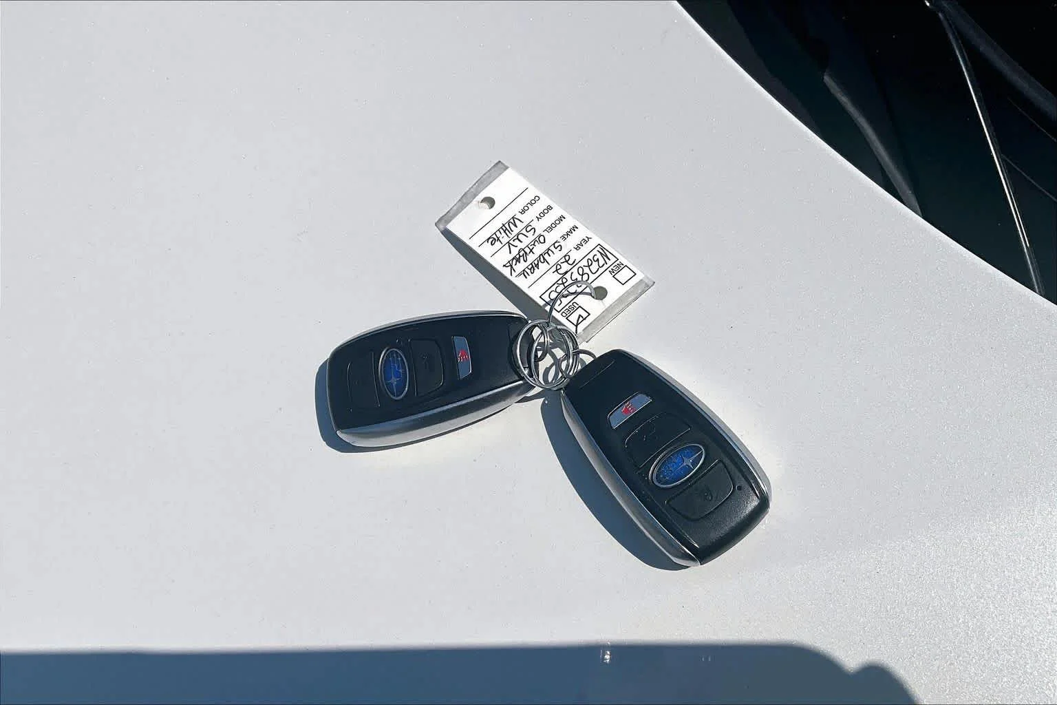 Used 2022 Crystal White Pearl Subaru Limited image 15
