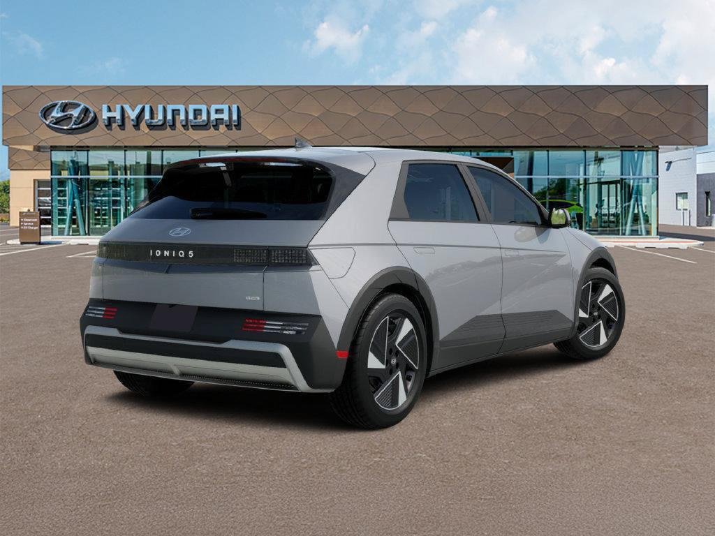 New 2027 Gray Hyundai SE image 5