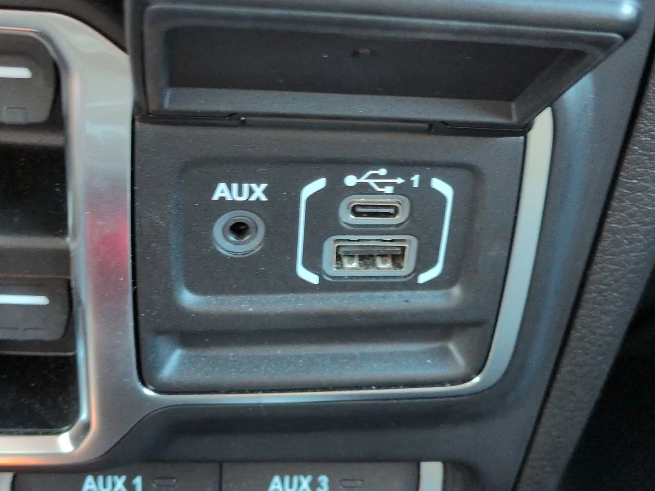 Used 2024 Anvil Clear Coat Jeep Rubicon image 22
