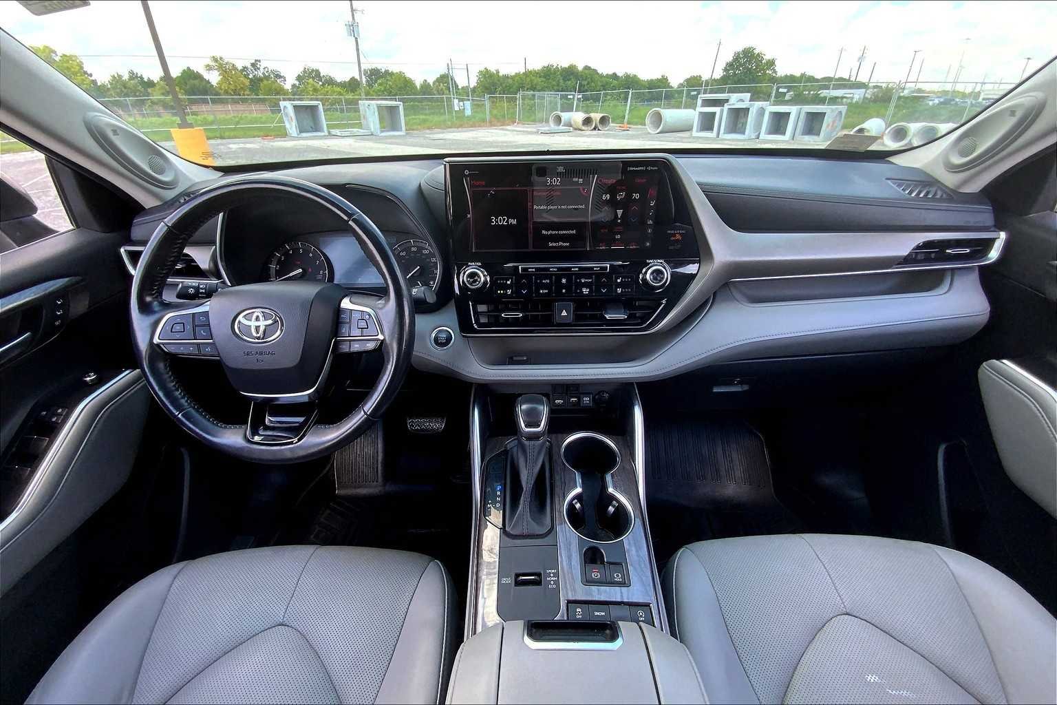 Used 2020 Magnetic Gray Metallic Toyota Limited image 15