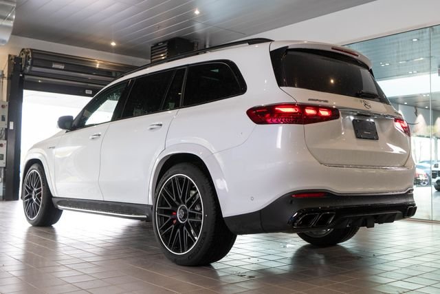 New 2026 MANUFAKTUR Moonlight White Metallic Mercedes-Benz GLS 63 AMG® image 6