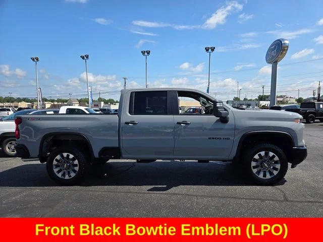 Used 2024 Gray Chevrolet Custom image 10