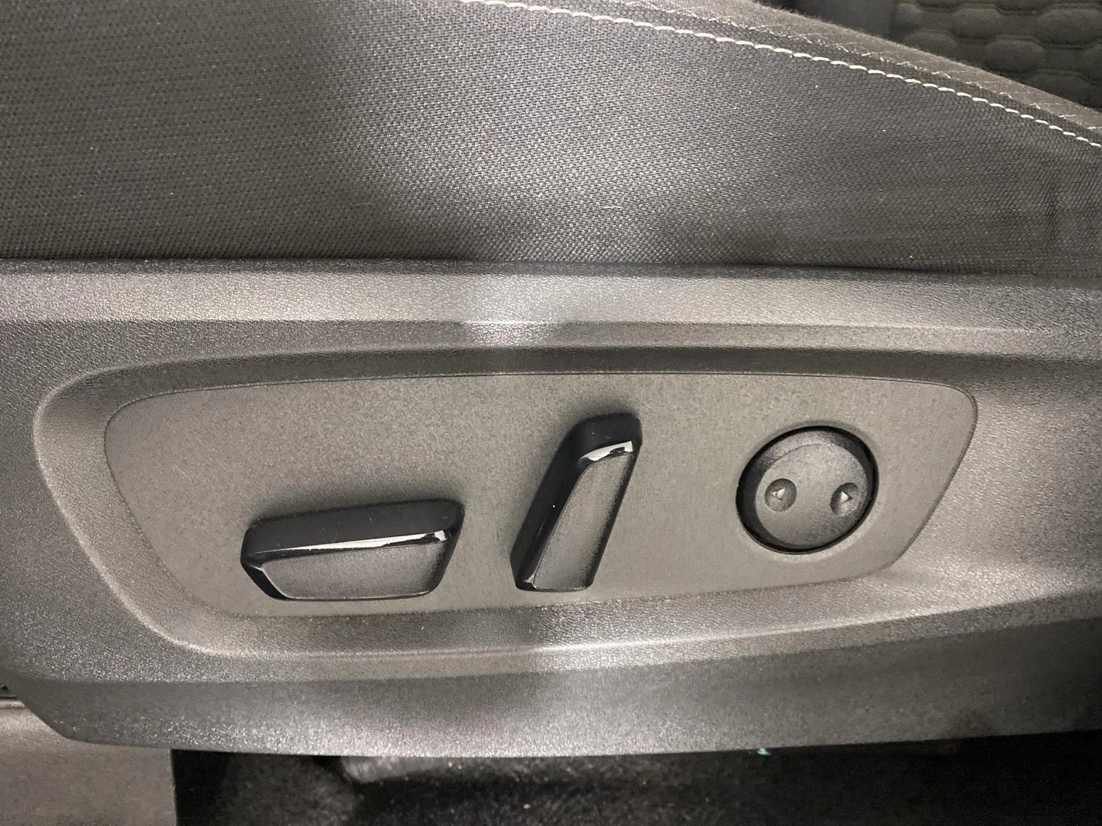 Used 2022 Gun Metallic Nissan SV image 12