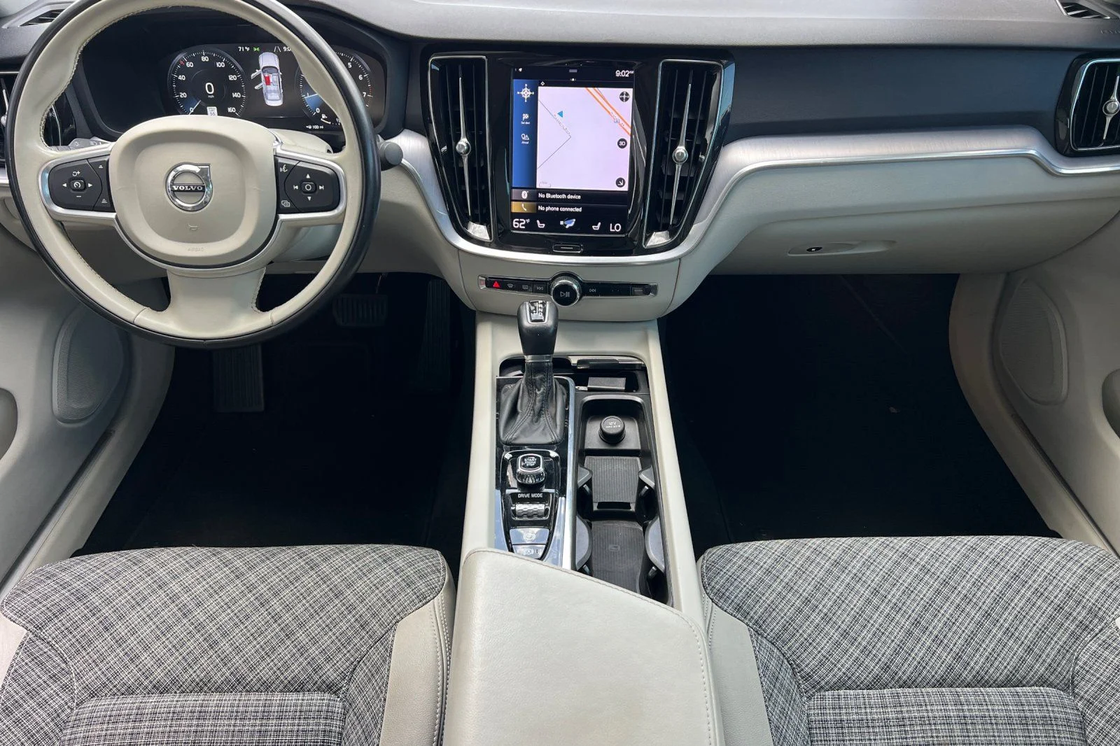 Used 2021 Green Volvo T5 Momentum image 13