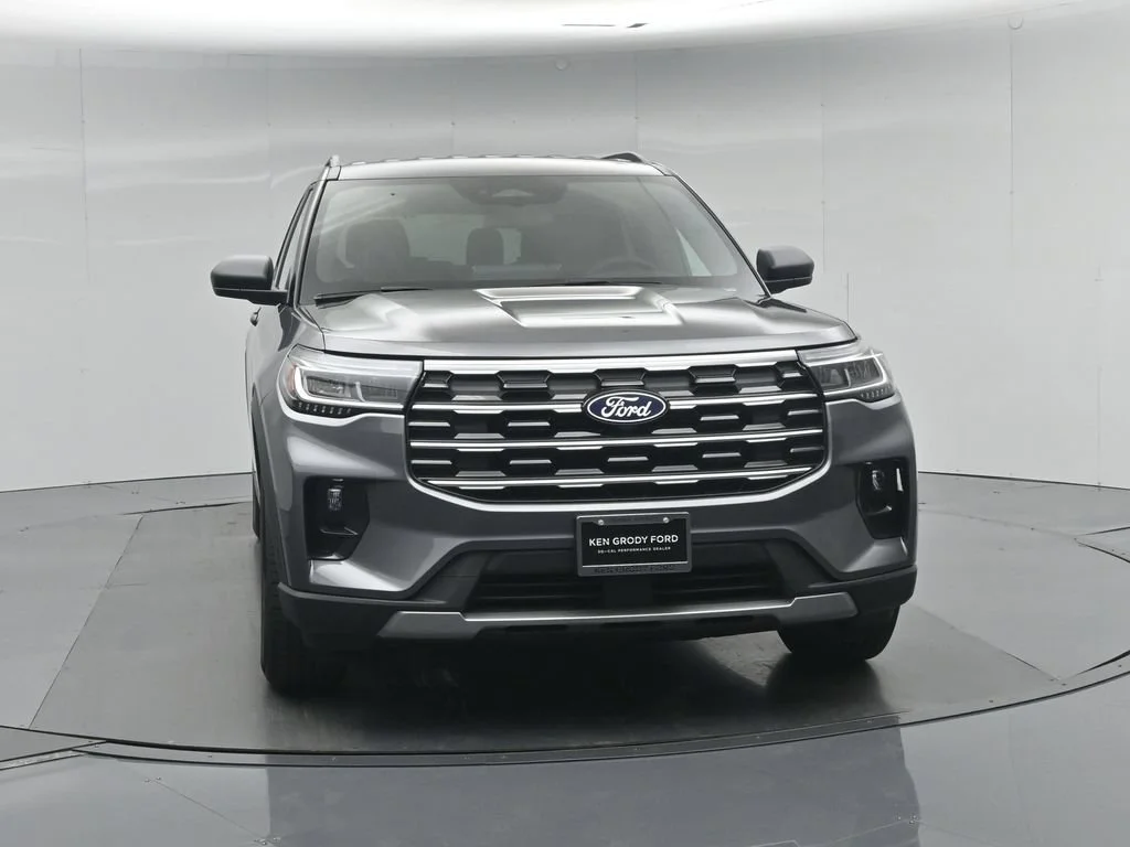 New 2027 Carbonized Gray Metallic Ford Active image 29