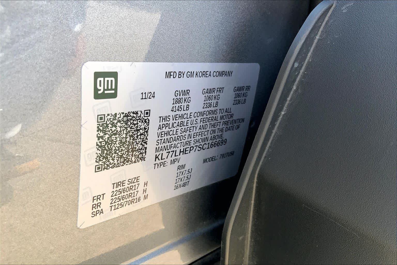 Used 2025 Sterling Gray Metallic Chevrolet LT image 33
