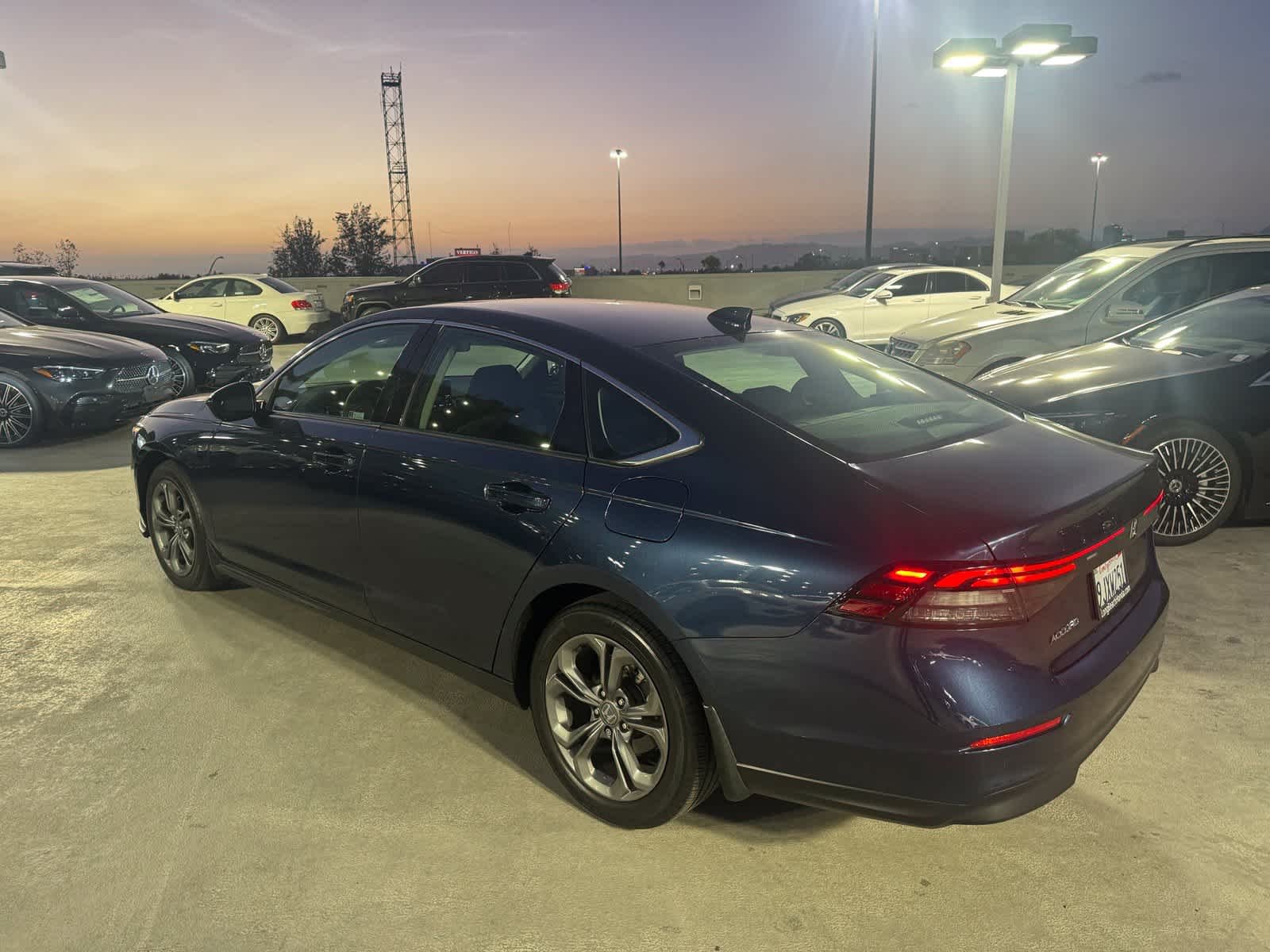 Used 2024 Canyon River Blue Metallic Honda EX image 4