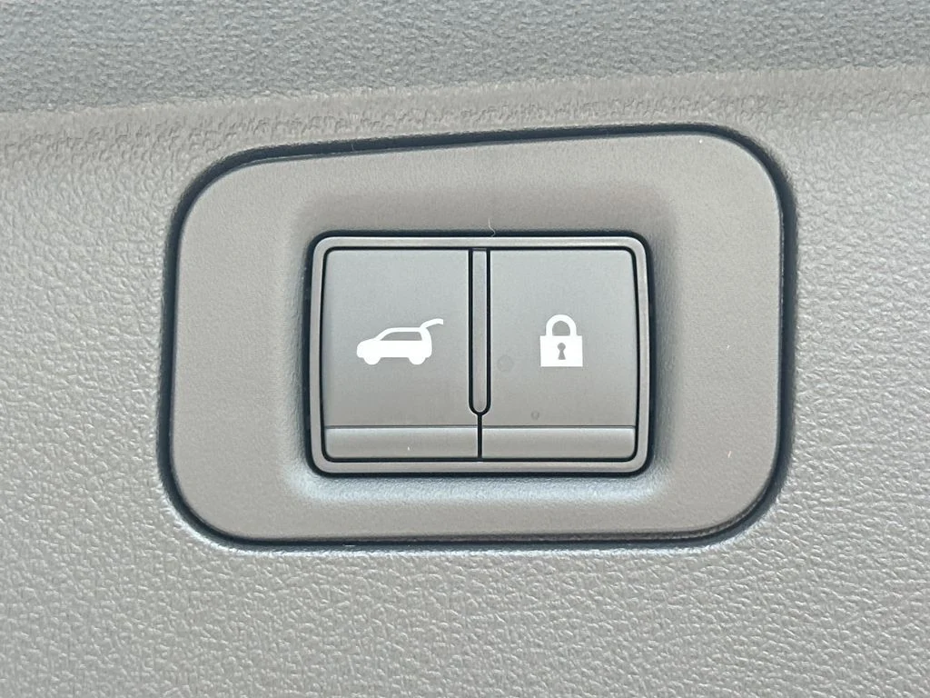New 2027 RADIANT WHITE INFINITI Luxe 2WD image 16