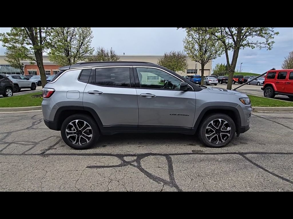 Certified Used 2024  Jeep Limited image 8