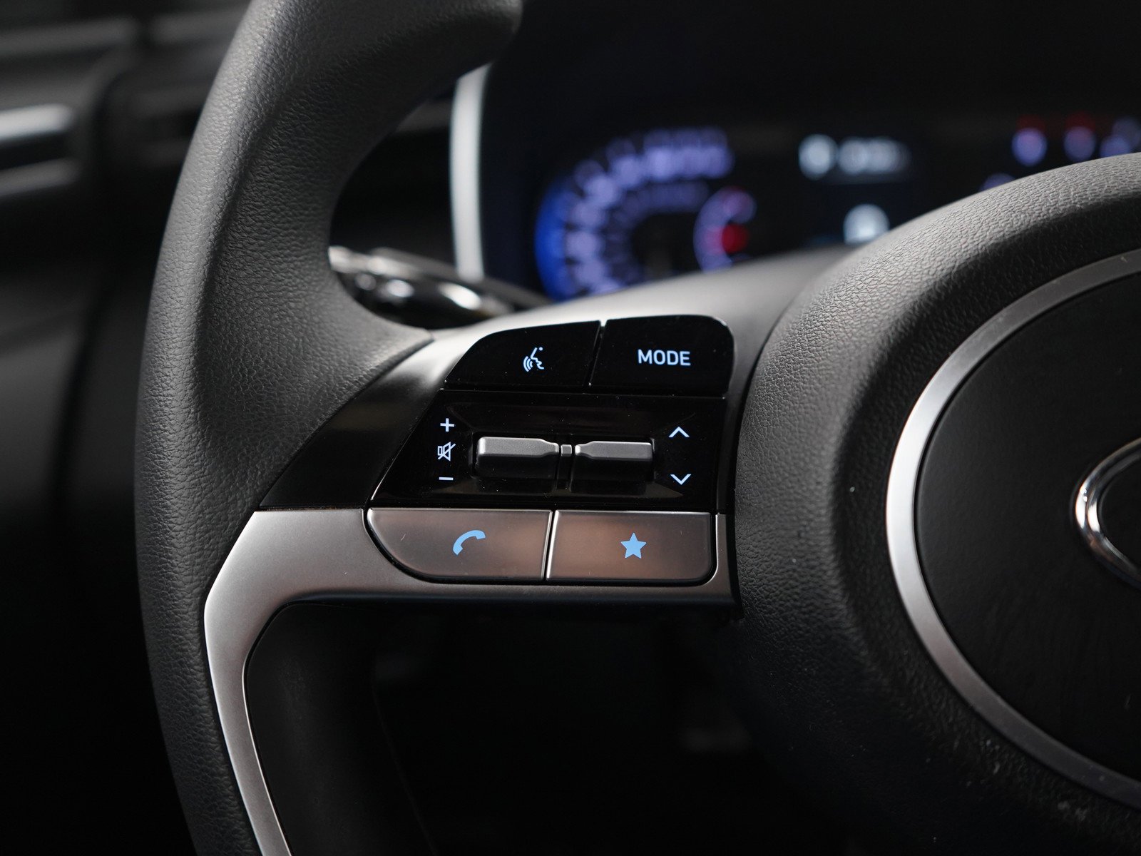 2024 Hyundai Santa Cruz SE - Photo 24