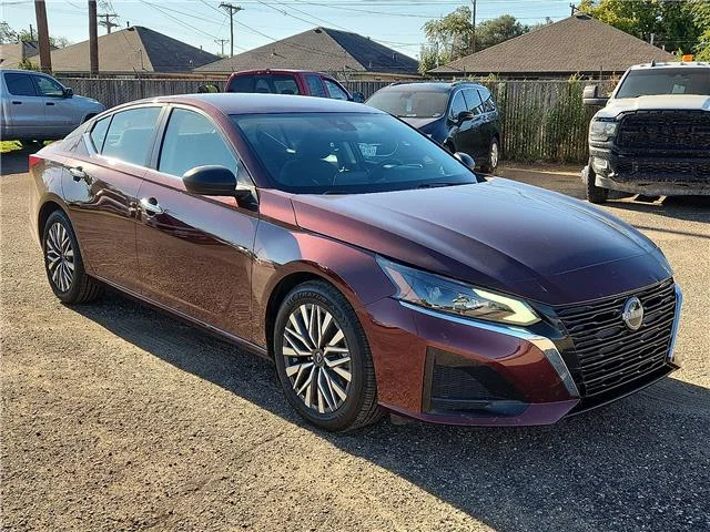 Used 2025 Red Nissan SV image 6